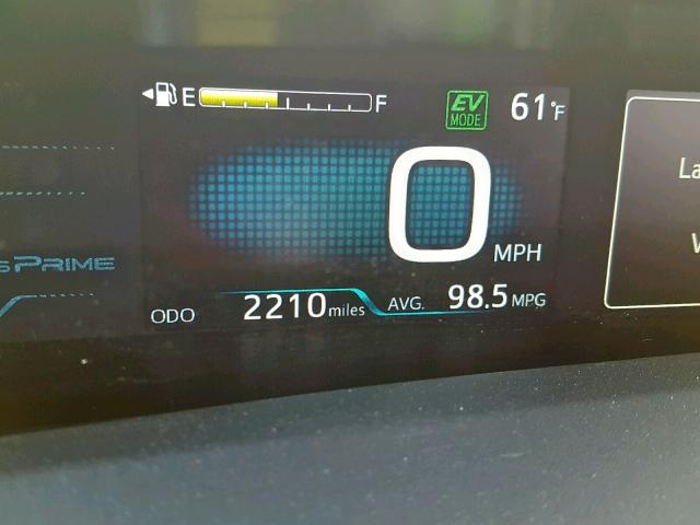 JTDKARFP7J3091475 - 2018 TOYOTA PRIUS PRIM თეთრი ფოტო 8