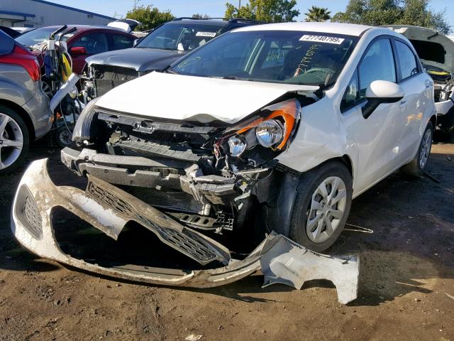 KNADM5A35E6410452 - 2014 KIA RIO LX WHITE photo 2