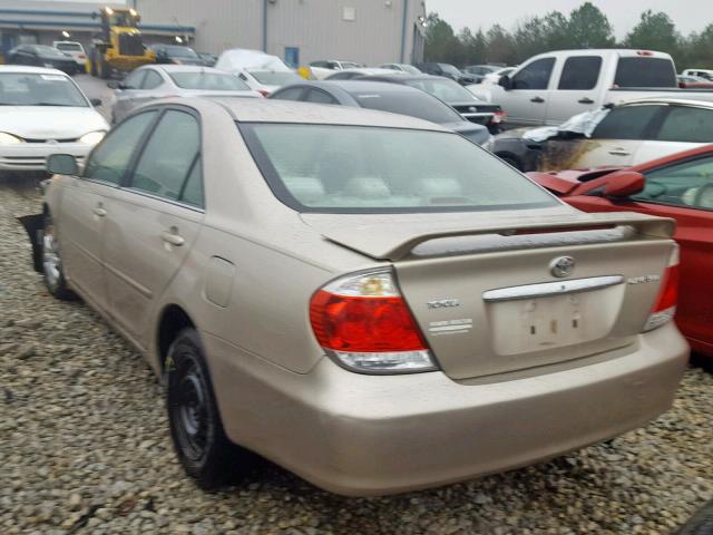 4T1BE32K75U568493 - 2005 TOYOTA CAMRY LE GOLD photo 3