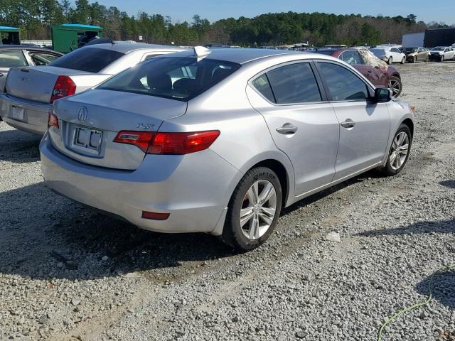 19VDE1F35DE010099 - 2013 ACURA ILX 20 SILVER photo 4