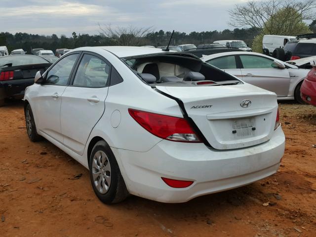 KMHCT4AE1GU084527 - 2016 HYUNDAI ACCENT SE WHITE photo 3