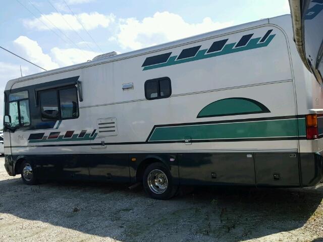 5B4LP57GX33356067 - 2003 WORKHORSE CUSTOM CHASSIS MOTORHOME GREEN photo 3