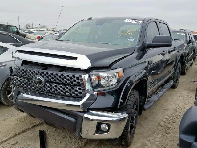 5TFDY5F1XJX696091 - 2018 TOYOTA TUNDRA CRE BLACK photo 2