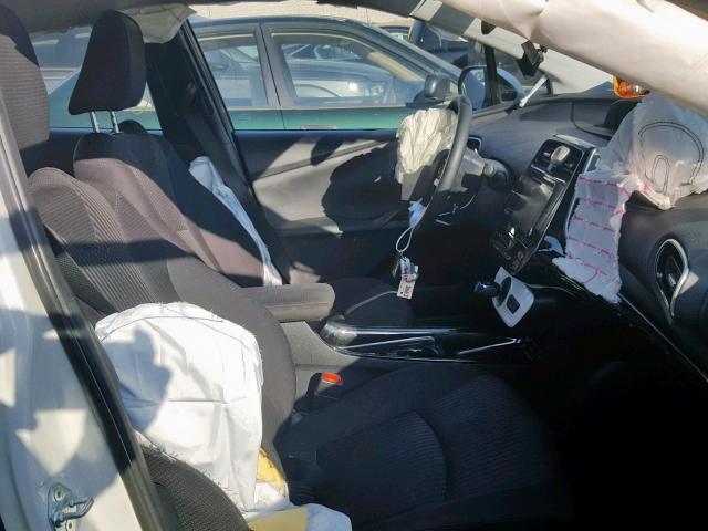 JTDKARFP9J3076637 - 2018 TOYOTA PRIUS PRIM 白色 照片 5