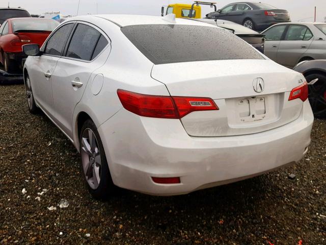 19VDE1F71EE012212 - 2014 ACURA ILX 20 TEC WHITE photo 3