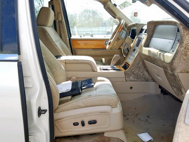 5LMFU28587LJ04134 - 2007 LINCOLN NAVIGATOR WHITE photo 5