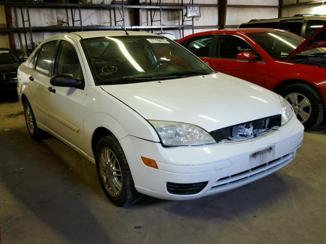 1FAFP34N16W135125 - 2006 FORD FOCUS ZX4 WHITE photo 1