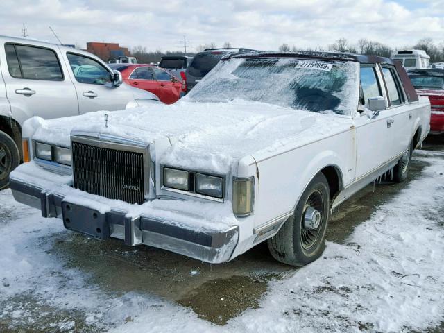 1LNBM81F5KY786358 - 1989 LINCOLN TOWN CAR WHITE photo 2