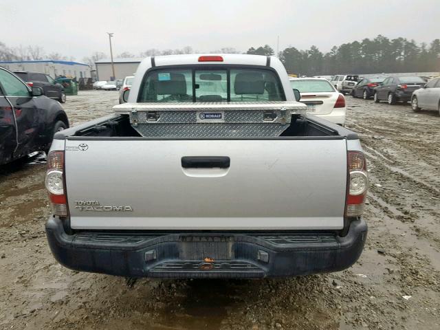 5TENX4CN4AZ692037 - 2010 TOYOTA TACOMA SILVER photo 9