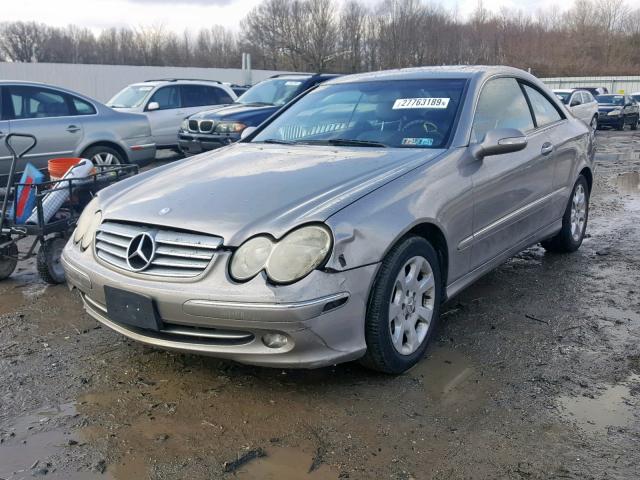 WDBTJ65J94F099076 - 2004 MERCEDES-BENZ CLK 320C GRAY photo 2