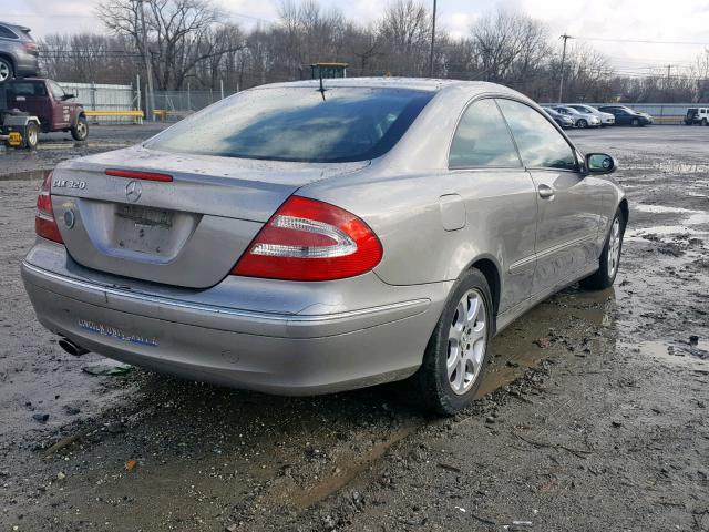 WDBTJ65J94F099076 - 2004 MERCEDES-BENZ CLK 320C GRAY photo 4