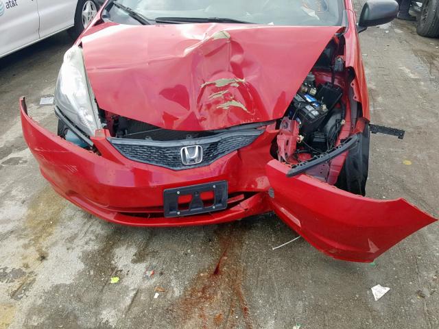 JHMGE8H25AC032770 - 2010 HONDA FIT RED photo 9