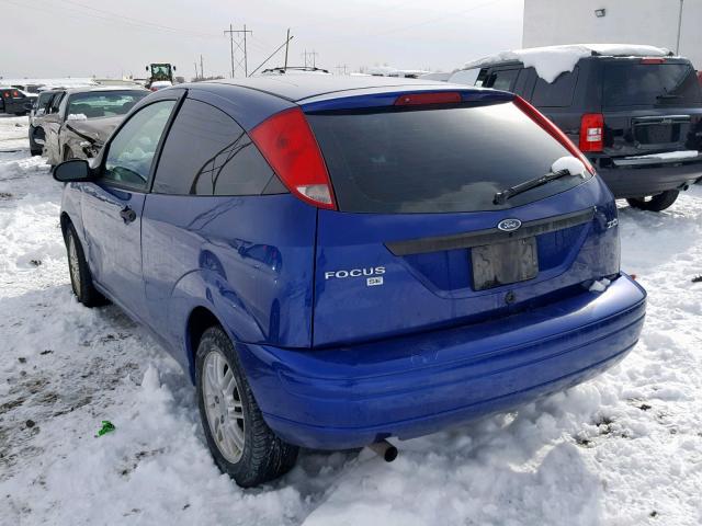 3FAFP31N25R114189 - 2005 FORD FOCUS ZX3 BLUE photo 3