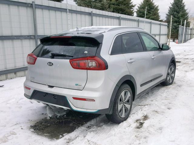 KNDCD3LD1K5218732 - 2019 KIA NIRO EX SILVER photo 4