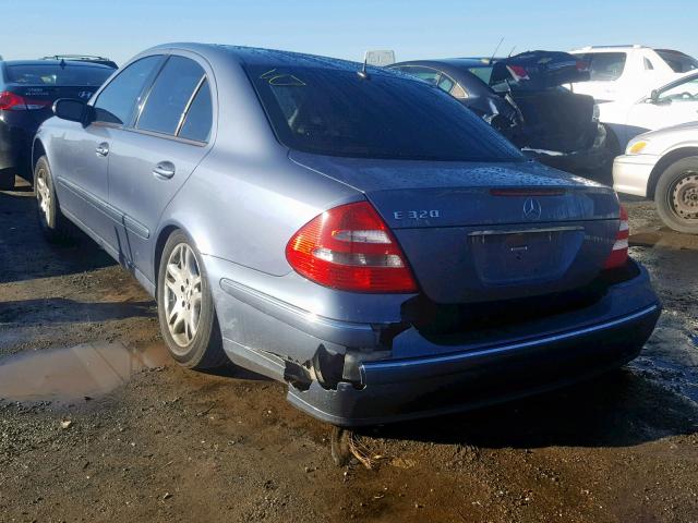 WDBUF65J14A418182 - 2004 MERCEDES-BENZ E 320 BLUE photo 3