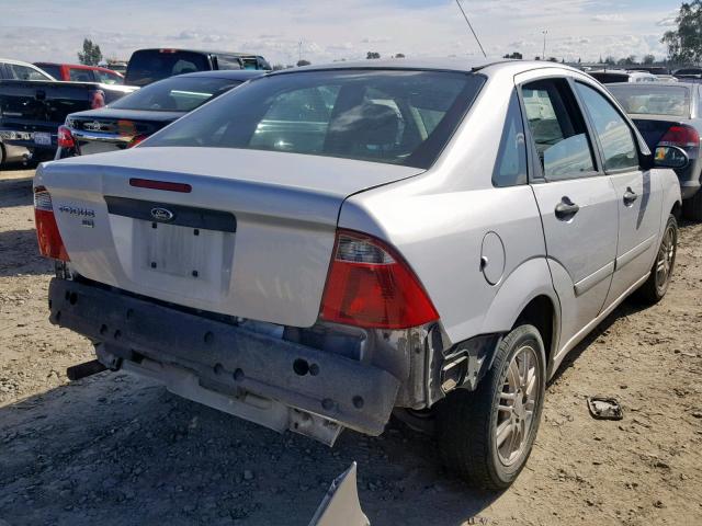 1FAFP34N27W297881 - 2007 FORD FOCUS ZX4 SILVER photo 4