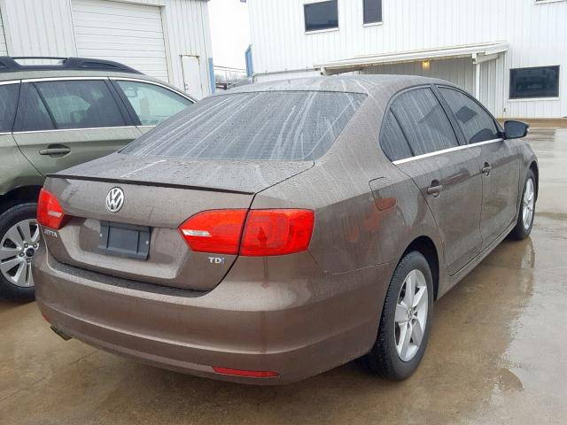 3VWLL7AJ4CM369771 - 2012 VOLKSWAGEN JETTA TDI BROWN photo 4