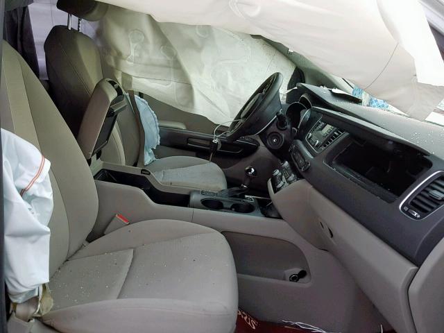 KNDMA5C17F6016413 - 2015 KIA SEDONA L SILVER photo 5