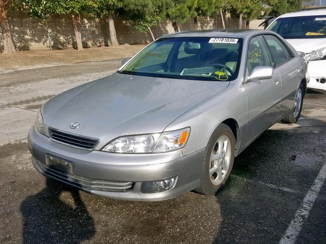 JT8BF28G110320898 - 2001 LEXUS ES 300 SILVER photo 2