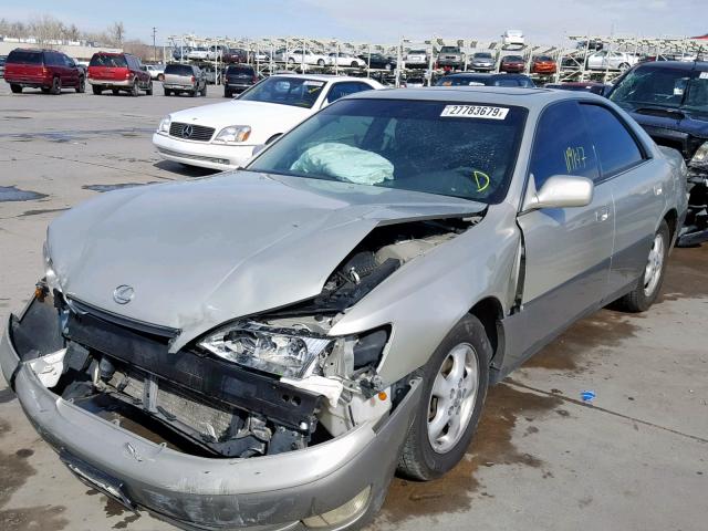 JT8BF28G5W0110926 - 1998 LEXUS ES 300 SILVER photo 2