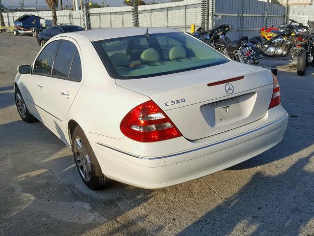 WDBUF65J03A163278 - 2003 MERCEDES-BENZ E 320 WHITE photo 3