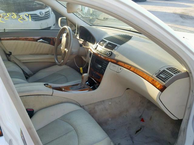 WDBUF65J03A163278 - 2003 MERCEDES-BENZ E 320 WHITE photo 5