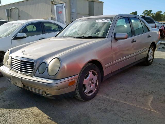 WDBJF70H3XA868241 - 1999 MERCEDES-BENZ E 430 GOLD photo 2