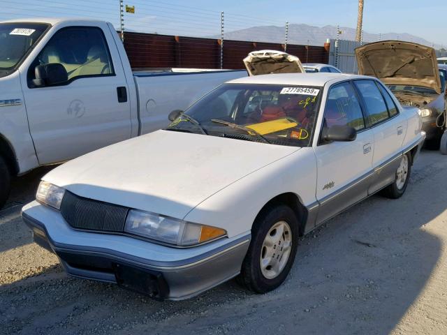 1G4NV55M5SC446268 - 1995 BUICK SKYLARK GR WHITE photo 2