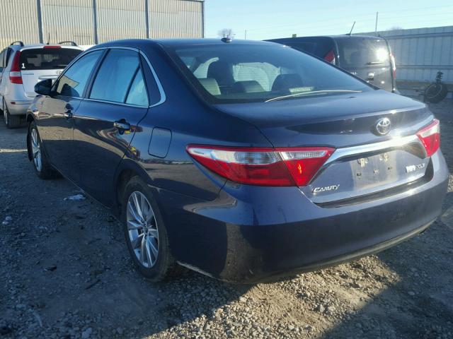 4T1BD1FK2FU156131 - 2015 TOYOTA CAMRY HYBR BLUE photo 3