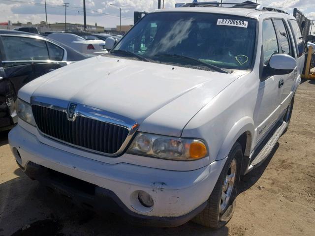 5LMEU27R92LJ16477 - 2002 LINCOLN NAVIGATOR 白色 照片 2