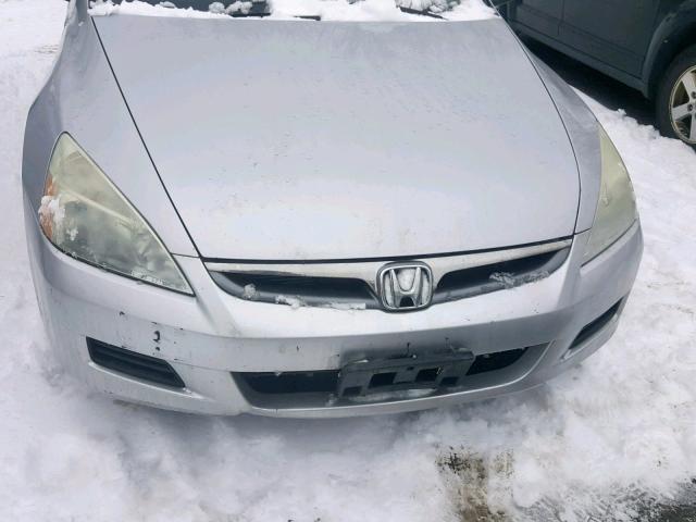 1HGCM55116A057649 - 2006 HONDA ACCORD VAL SILVER photo 9