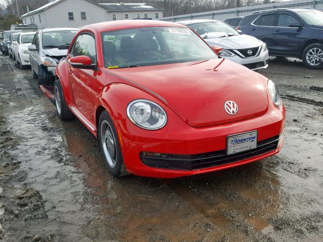 3VWJP7AT2CM601104 - 2012 VOLKSWAGEN BEETLE RED photo 1