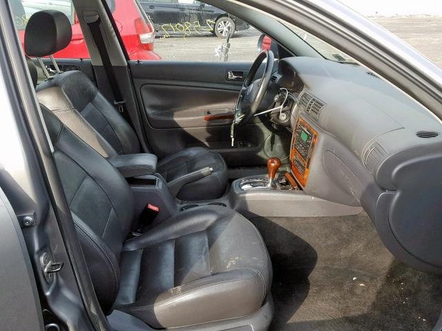 WVWRU63B75P005626 - 2005 VOLKSWAGEN PASSAT GLX 灰色 照片 5