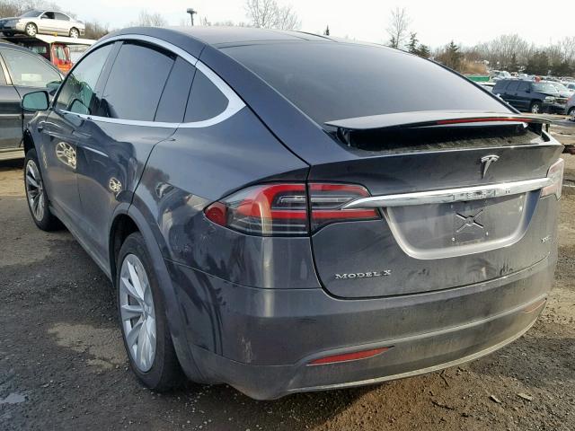 5YJXCAE21HF049002 - 2017 TESLA MODEL X GRAY photo 3