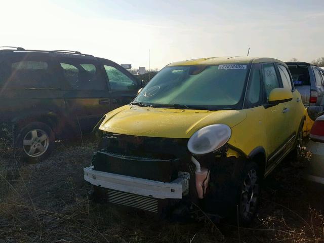 ZFBCFADH9EZ008962 - 2014 FIAT 500L TREKK YELLOW photo 2