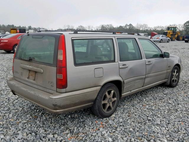 YV1LW5674W2517516 - 1998 VOLVO V70 GLT SILVER photo 4