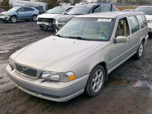 YV1LW61J0Y2711598 - 2000 VOLVO V70 BASE SILVER photo 2