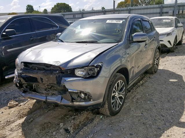 JA4AP3AW6HZ059317 - 2017 MITSUBISHI OUTLANDER SILVER photo 2