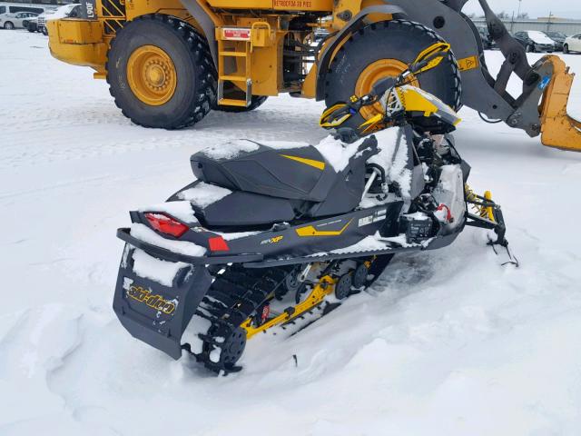 2BPSUFDB8DV000472 - 2013 SKI DOO RENEGADE YELLOW photo 4