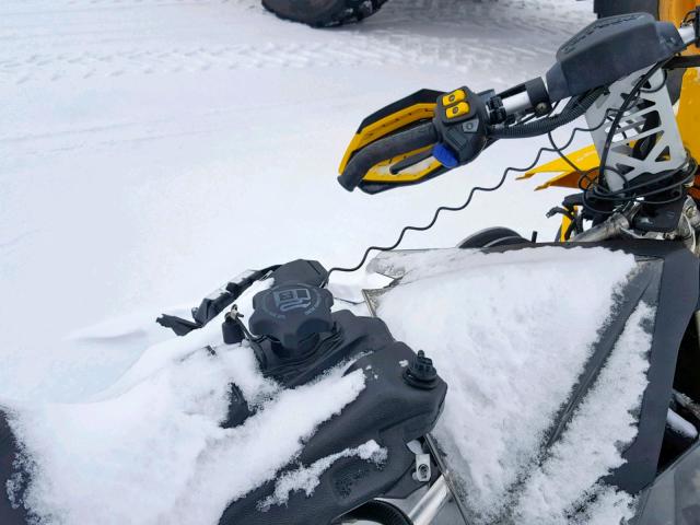 2BPSUFDB8DV000472 - 2013 SKI DOO RENEGADE YELLOW photo 5