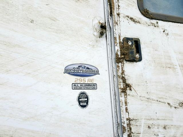 4YDT29523AB453117 - 2010 OUTB TRAVEL TRL WHITE photo 5