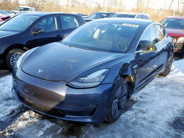 5YJ3E1EA0JF039597 - 2018 TESLA MODEL 3 GRAY photo 2