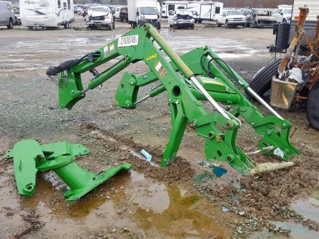 1P0H240XCFD015209 - 2015 JOHN DEERE LOAD FORKS GREEN photo 3