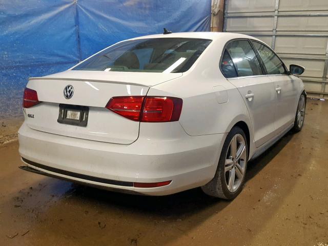 3VW5T7AJXFM255173 - 2015 VOLKSWAGEN JETTA GLI WHITE photo 4