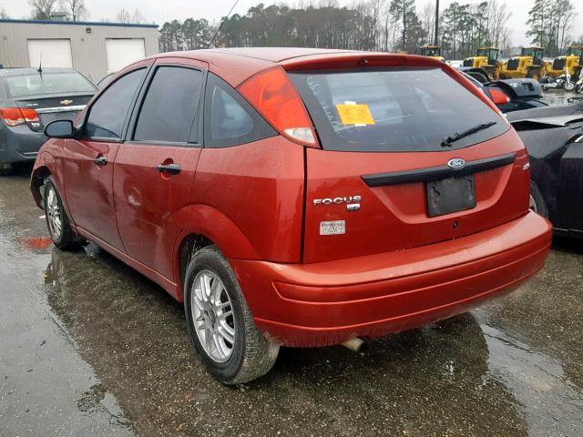 3FAFP37N65R129673 - 2005 FORD FOCUS ZX5 RED photo 3
