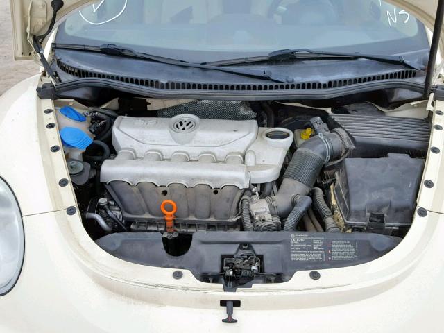 3VWRF31Y88M413303 - 2008 VOLKSWAGEN NEW BEETLE CREAM photo 7