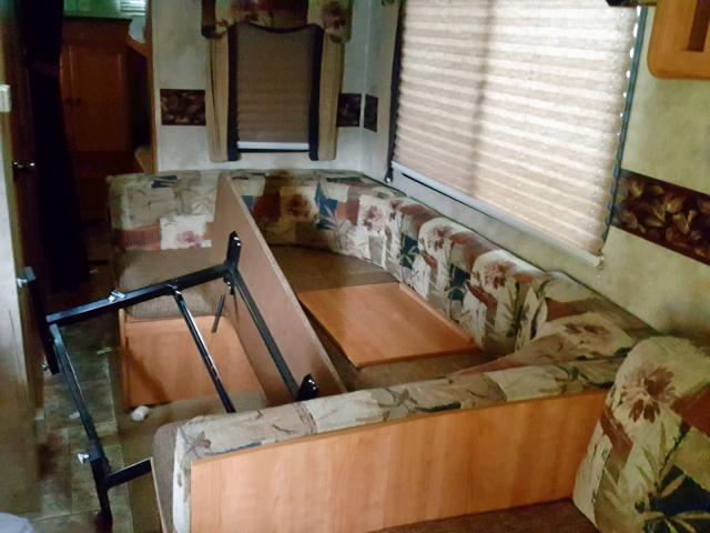 4YDT29124BD410918 - 2011 KEYSTONE PASSPORT WHITE photo 8