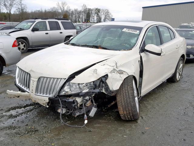 1LNHM93RX9G628380 - 2009 LINCOLN MKS WHITE photo 2