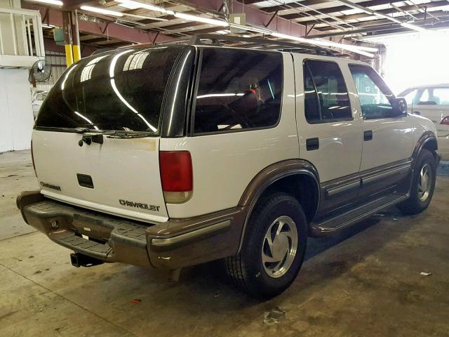 1GNDT13WXX2218208 - 1999 CHEVROLET BLAZER WHITE photo 4