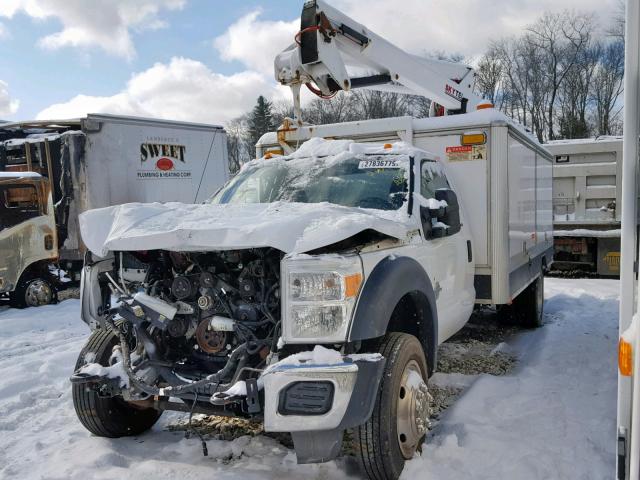 1FDUF5GT8BEC52884 - 2011 FORD F550 SUPER WHITE photo 2